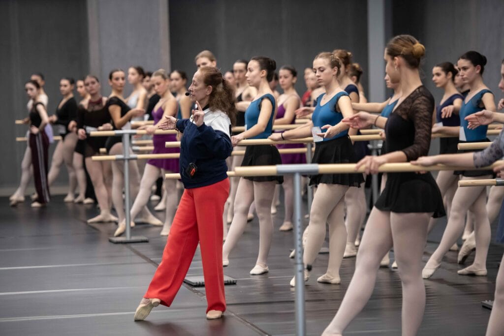Loredana Mapelli con barras de ballet de dinamica ballet